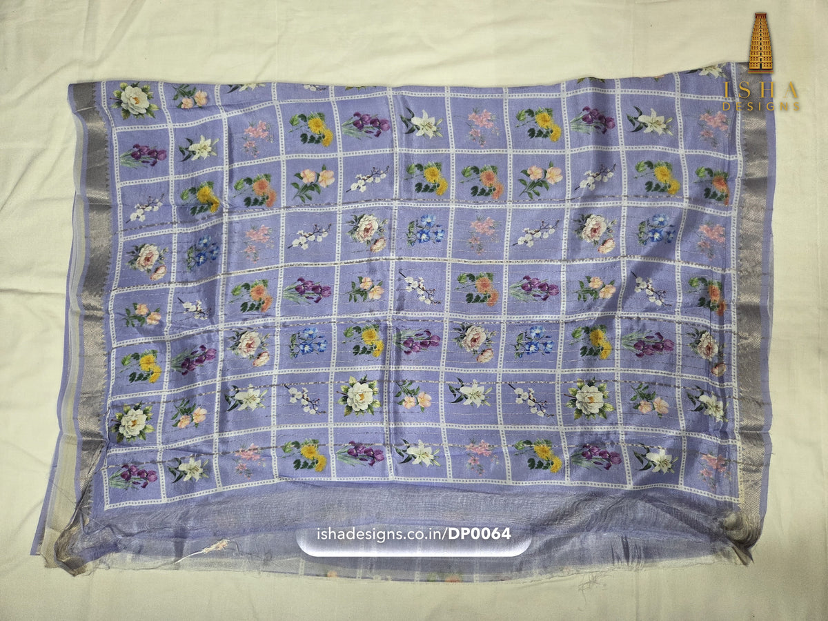 Woman wearing the Lavender Flower Grid Mangalagiri silk cotton saree with a white grid of little painted flowers (3) (DP-0064)